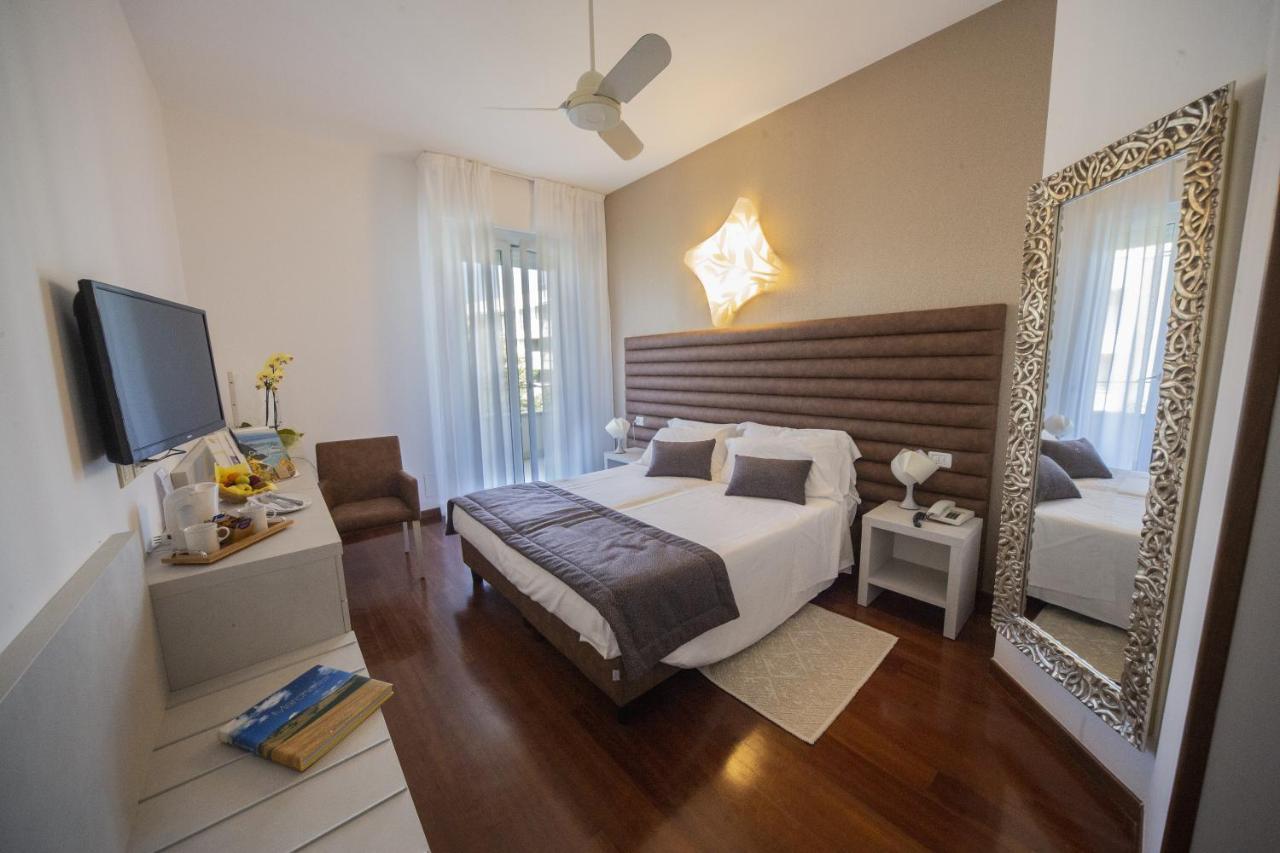 Hotel Alexander Gabicce Mare Exteriér fotografie