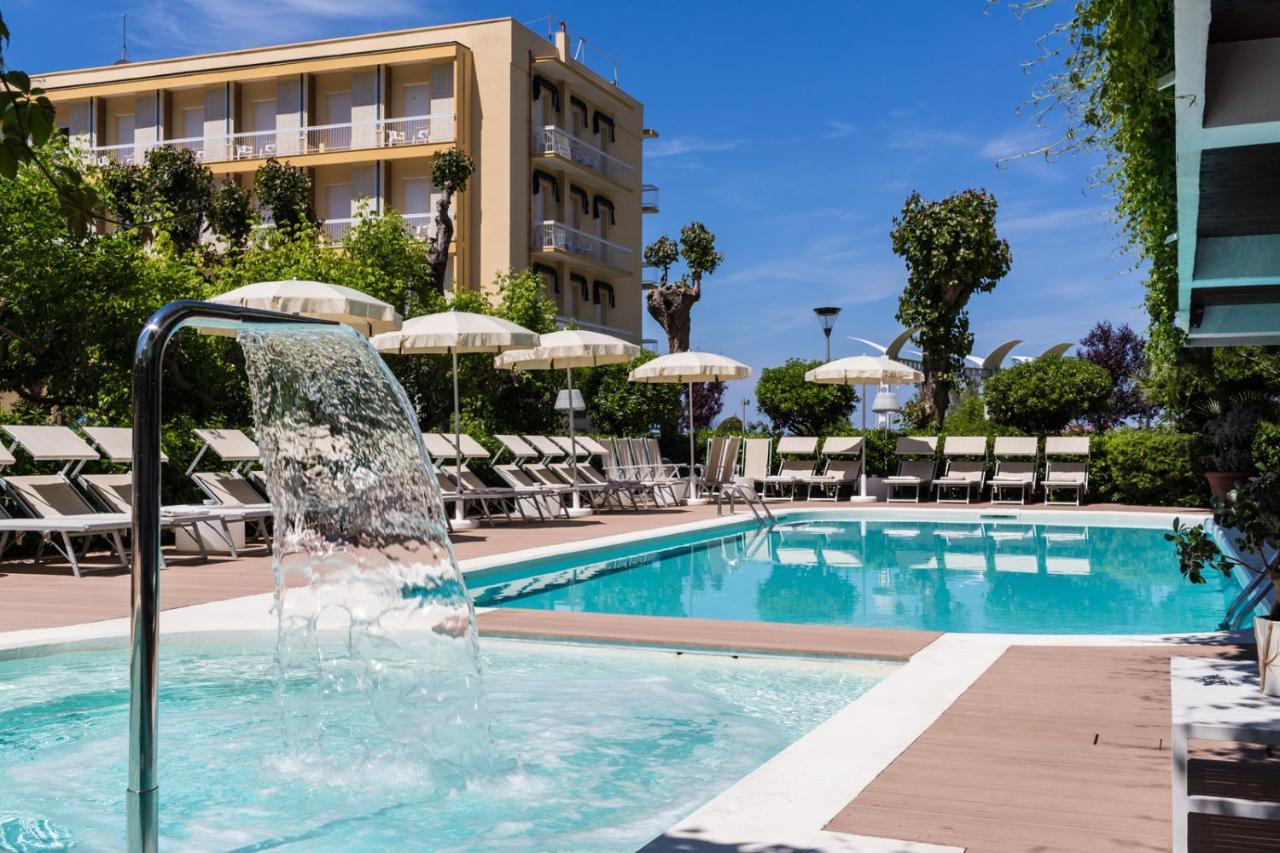 Hotel Alexander Gabicce Mare Exteriér fotografie