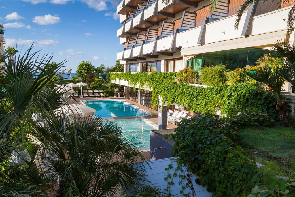 Hotel Alexander Gabicce Mare Exteriér fotografie