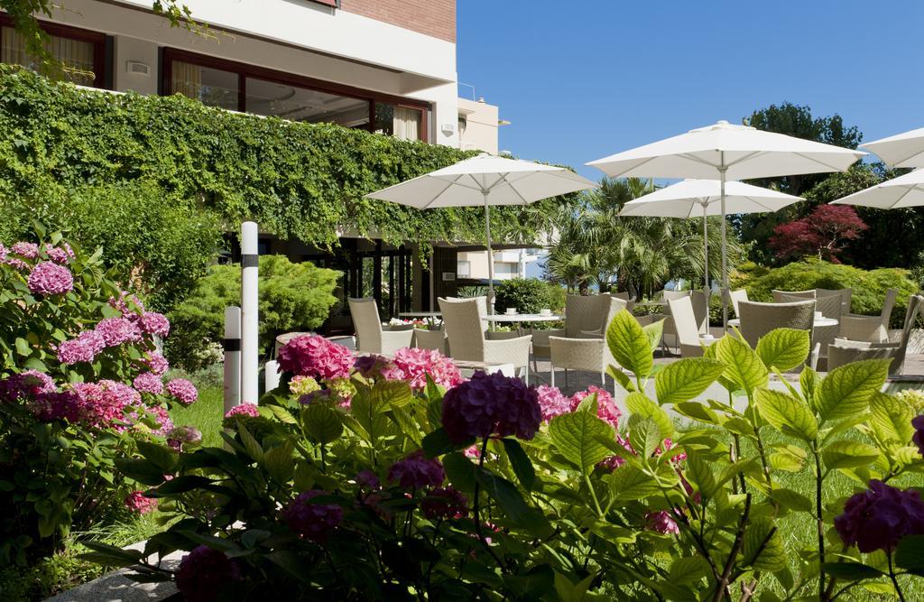 Hotel Alexander Gabicce Mare Exteriér fotografie